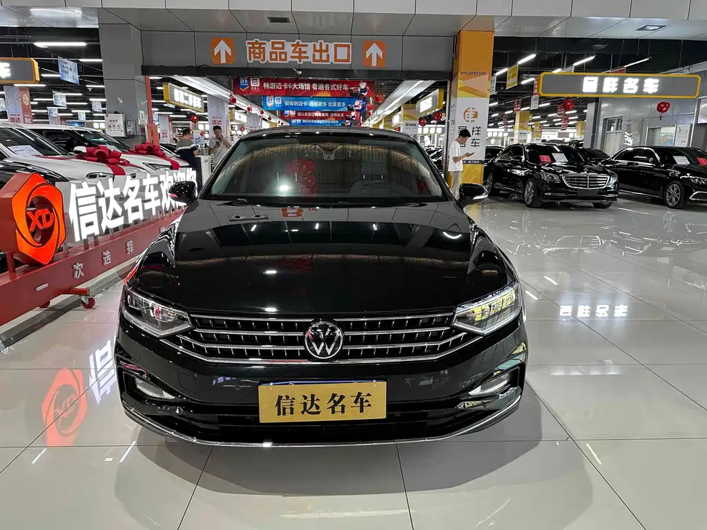VOLKSWAGEN MAGOTAN 2023