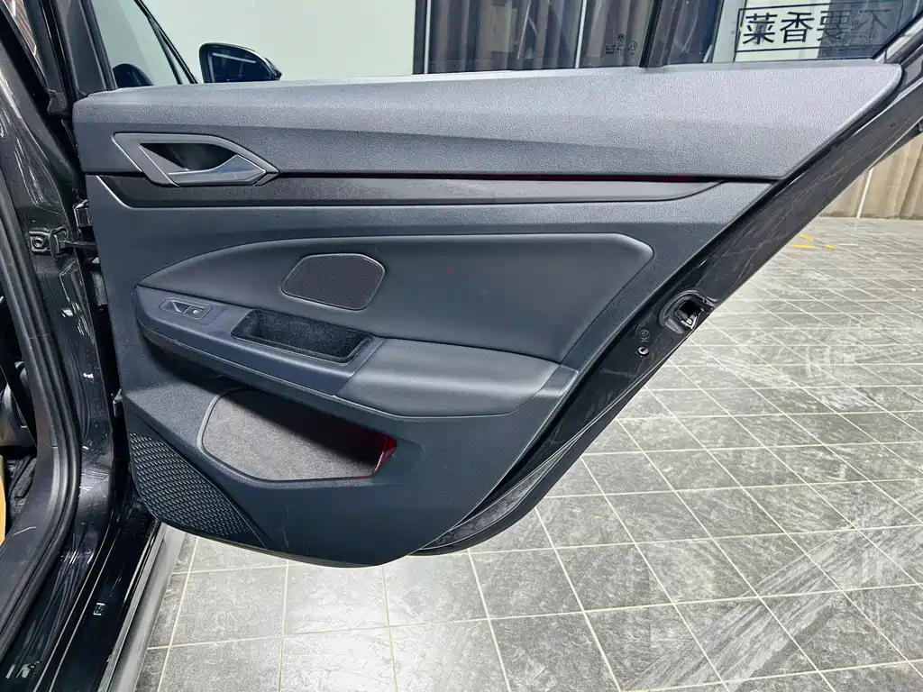 VOLKSWAGEN GOLF 2021