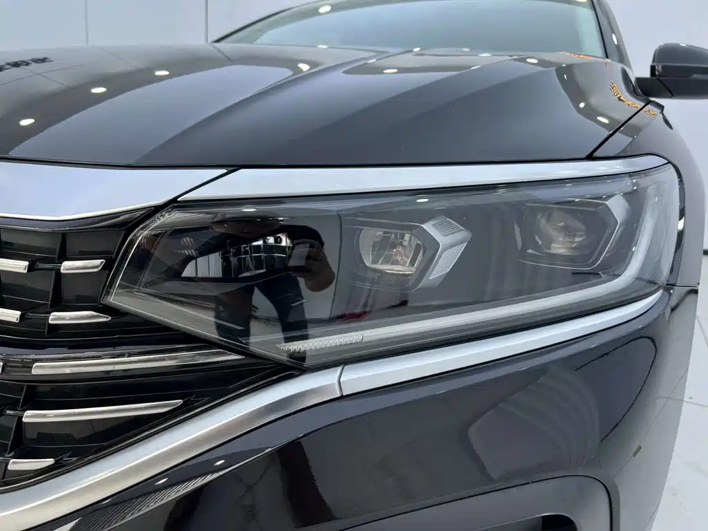 VOLKSWAGEN PASSAT 2022