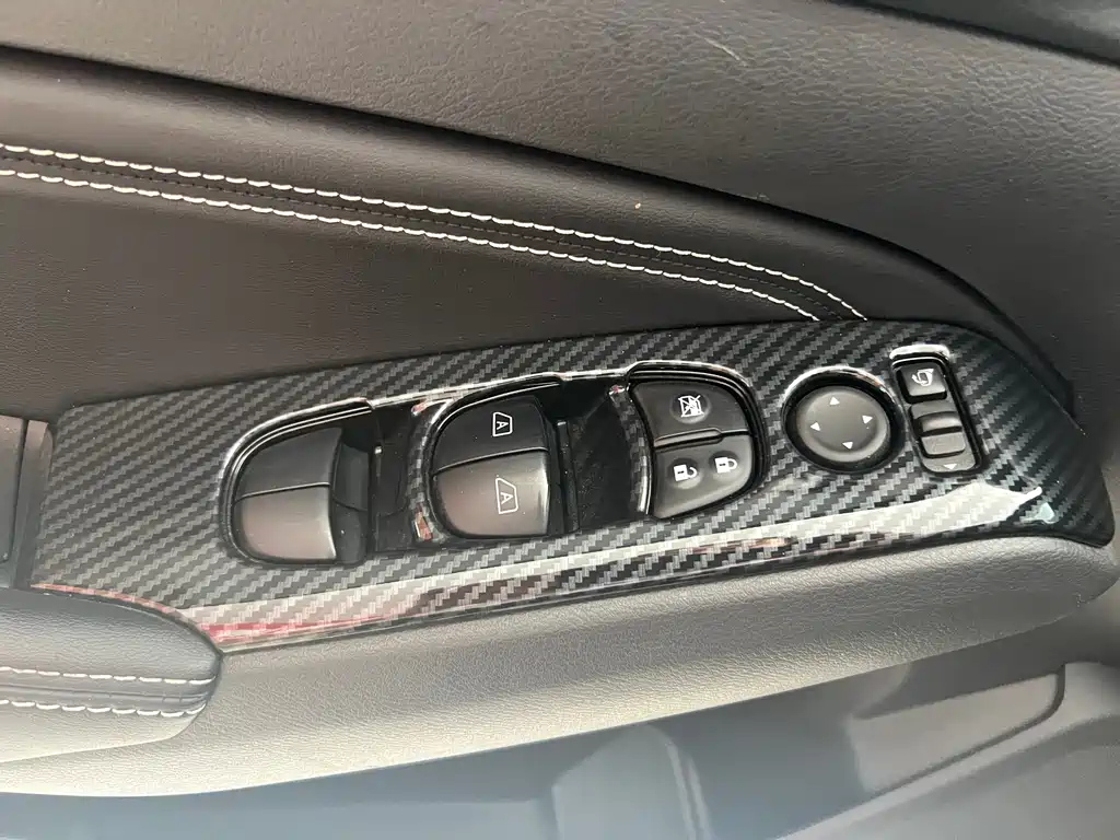 NISSAN TEANA 2020