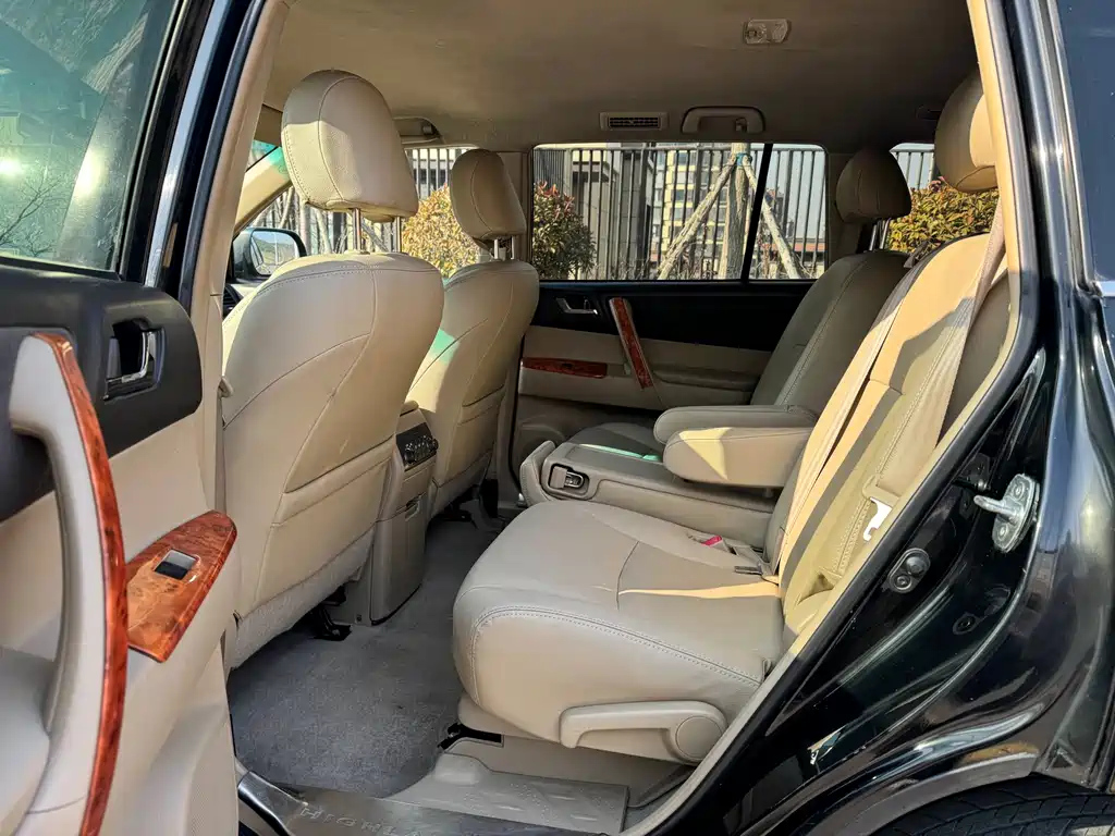 TOYOTA HIGHLANDER 2009