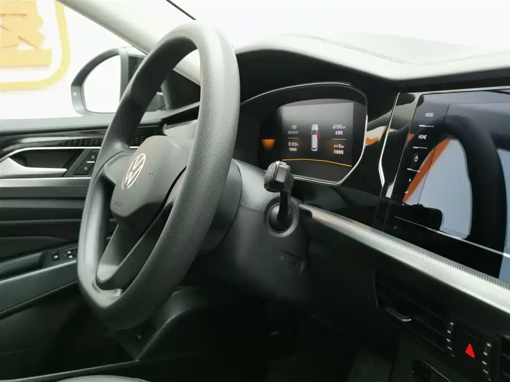 VOLKSWAGEN PASSAT 2022