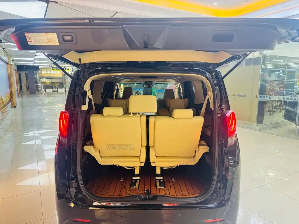 TOYOTA ALPHARD 2018