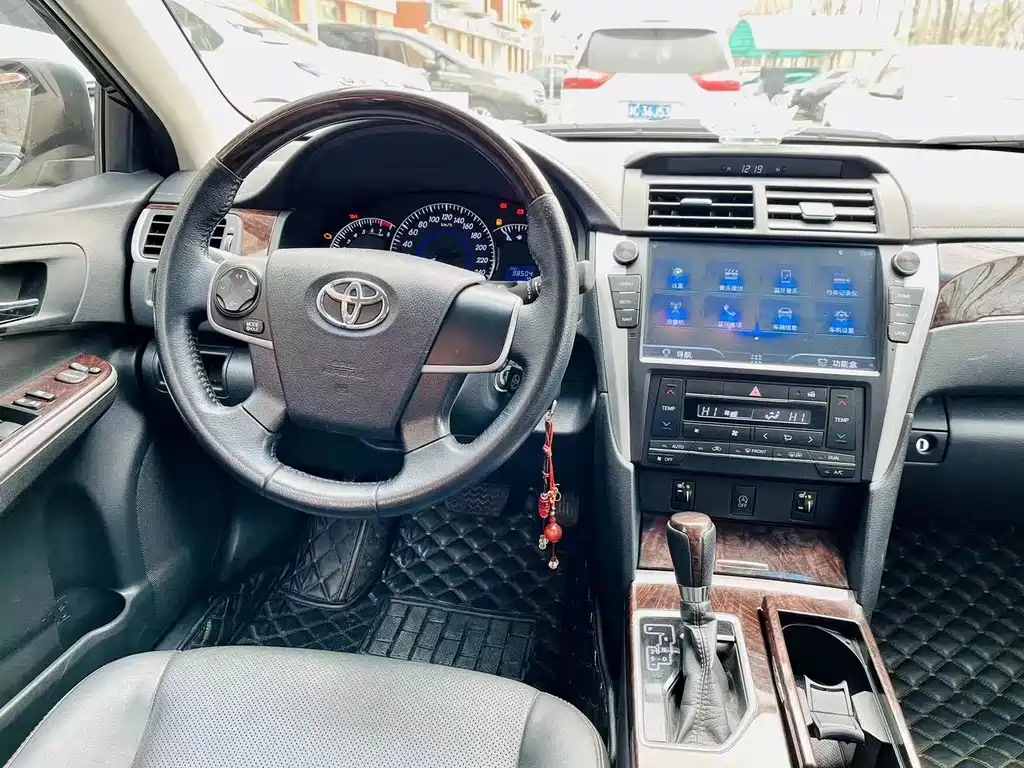 TOYOTA CAMRY 2017
