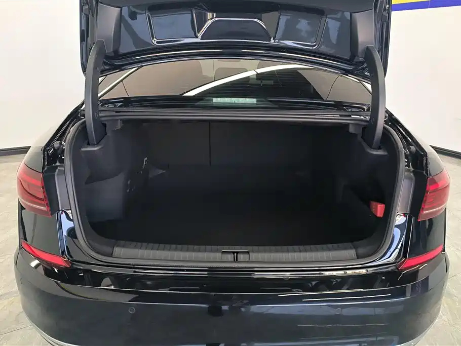 VOLKSWAGEN PASSAT 2022