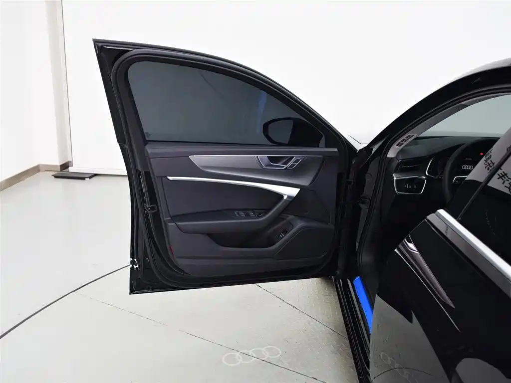 AUDI A6L 2023