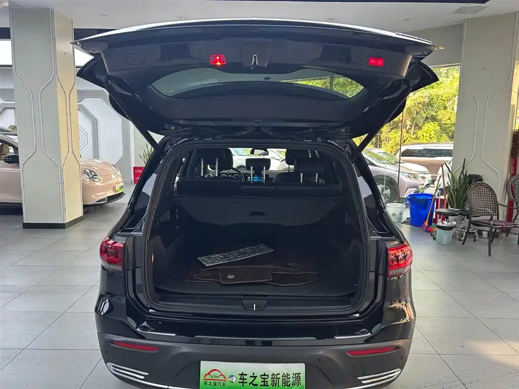 MERCEDES BENZ EQB 2023