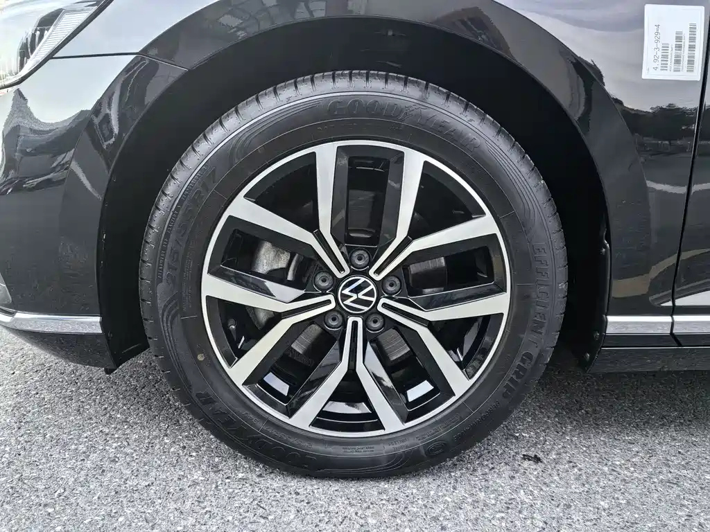 VOLKSWAGEN MAGOTAN 2021