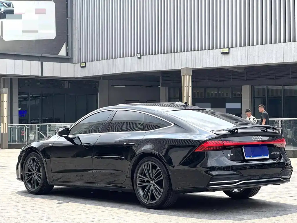 AUDI A7 2023