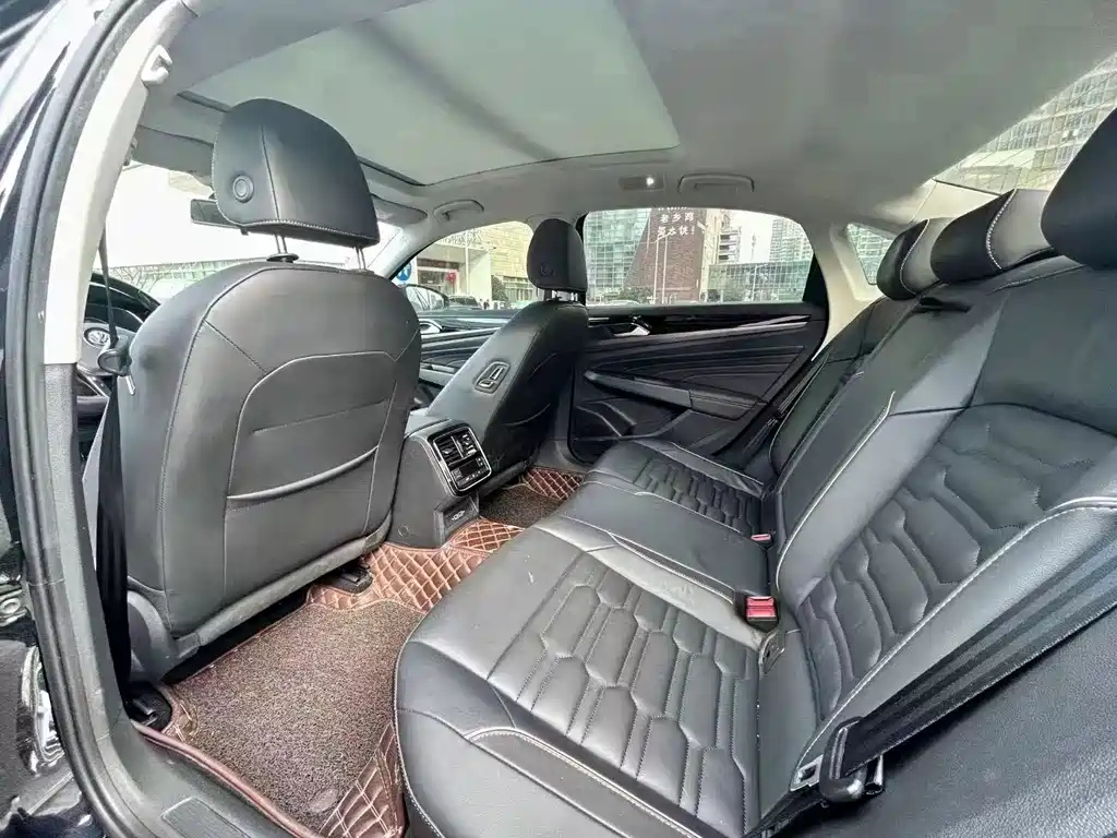 VOLKSWAGEN PASSAT 2020