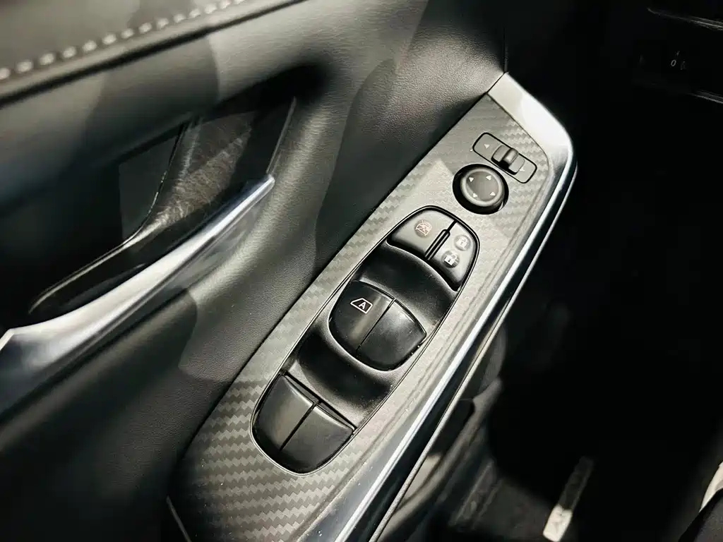 NISSAN SYLPHY 2020