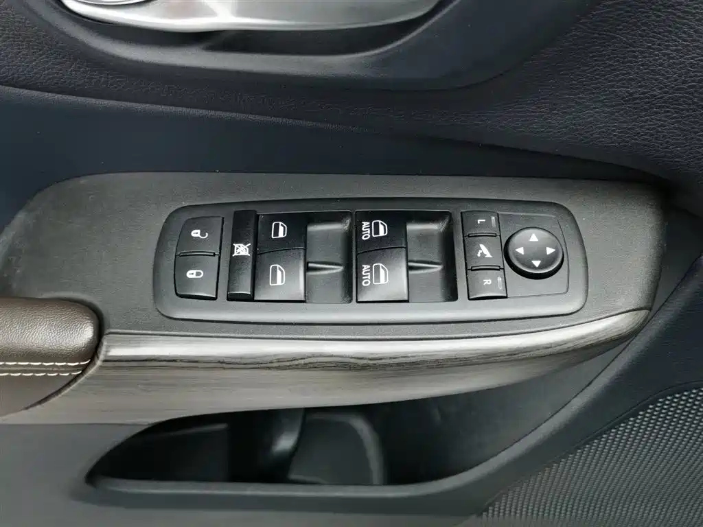 JEEP CHEROKEE 2019