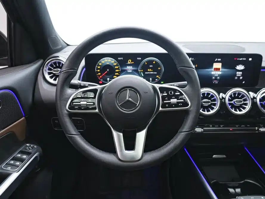 MERCEDES BENZ GLB 2023