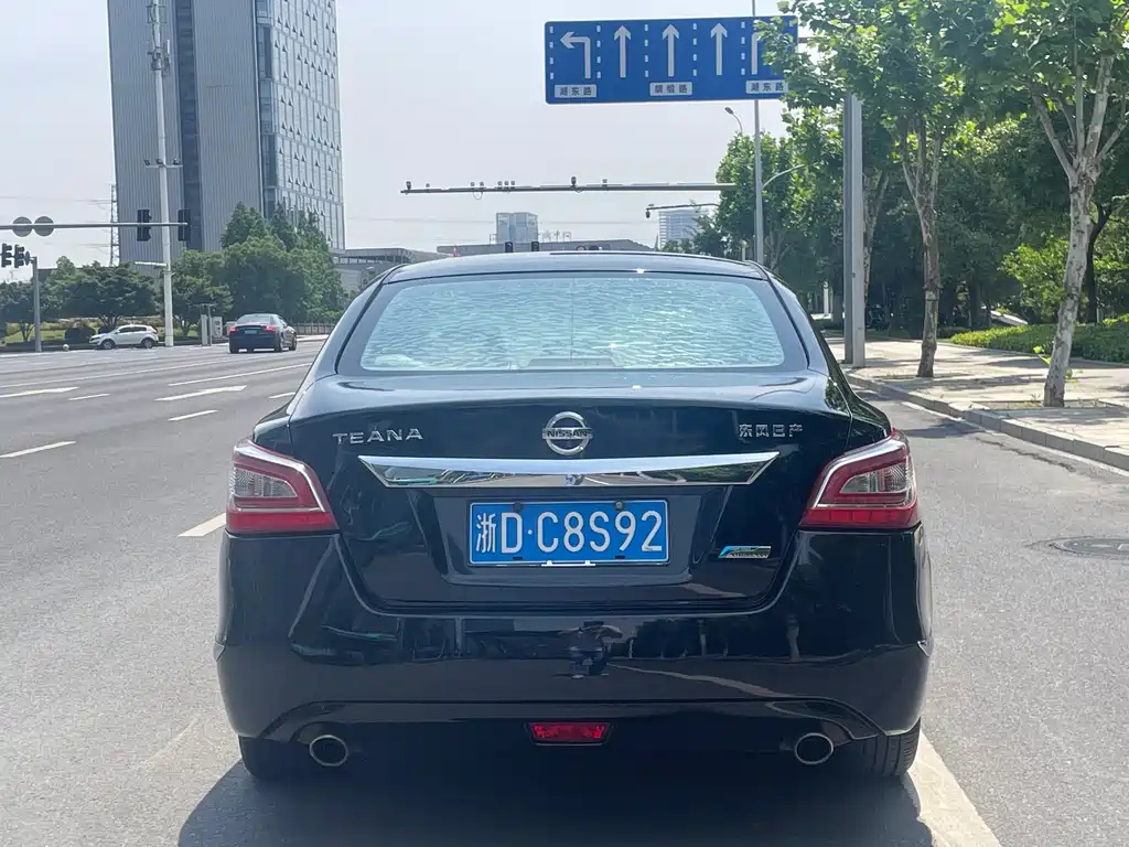 NISSAN TEANA 2013