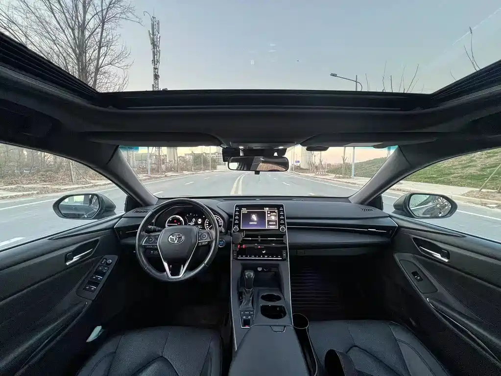 TOYOTA AVALON 2019