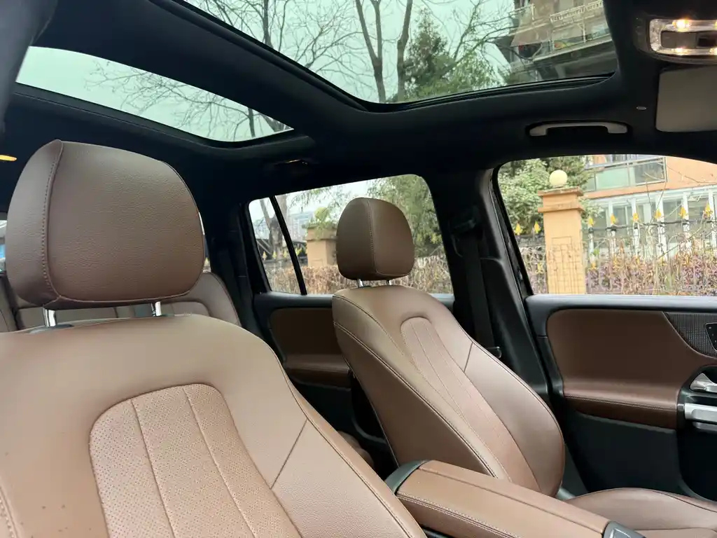 MERCEDES BENZ GLB 2021
