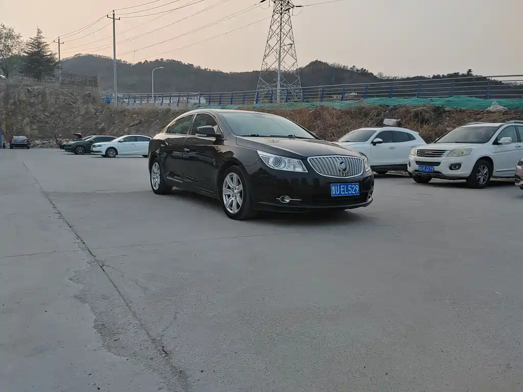 BUICK LACROSSE 2011