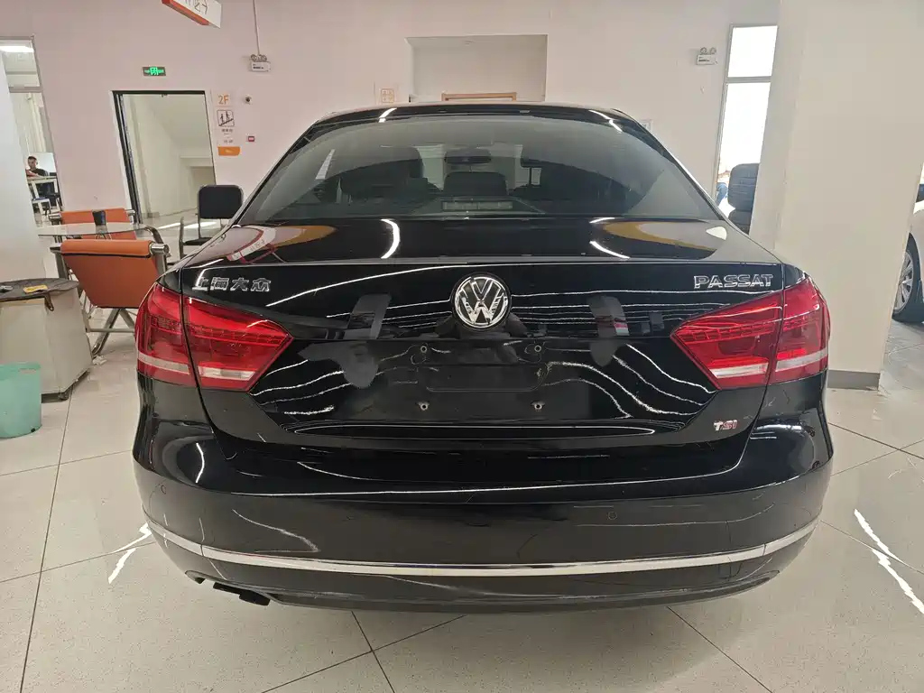 VOLKSWAGEN PASSAT 2014