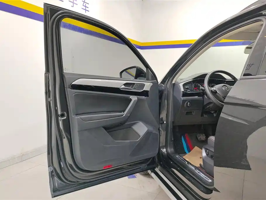 VOLKSWAGEN TAYRON 2020