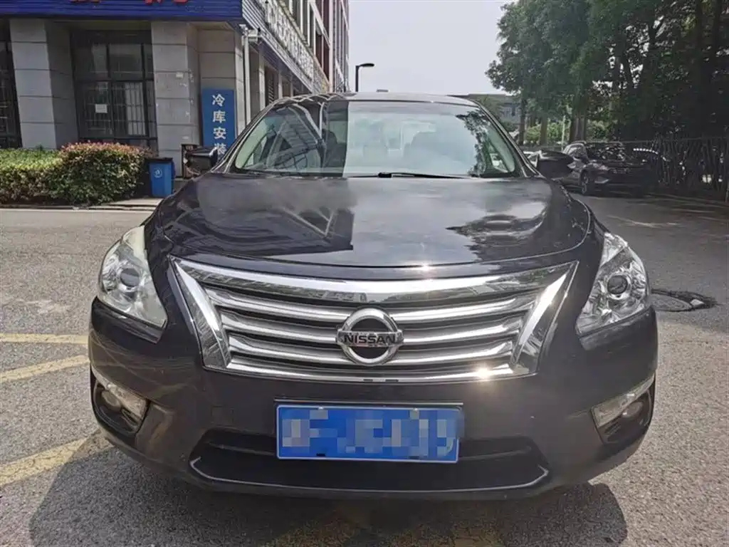 NISSAN TEANA 2015