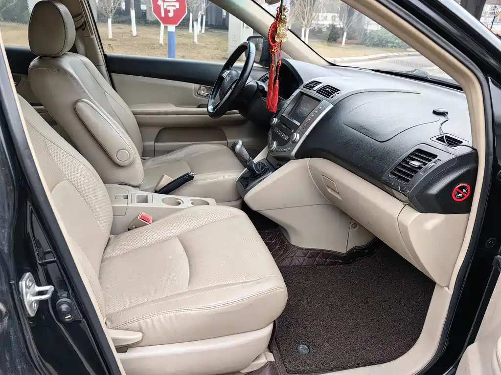 BYD S6 2012