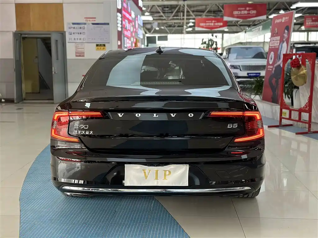 VOLVO S90 2022