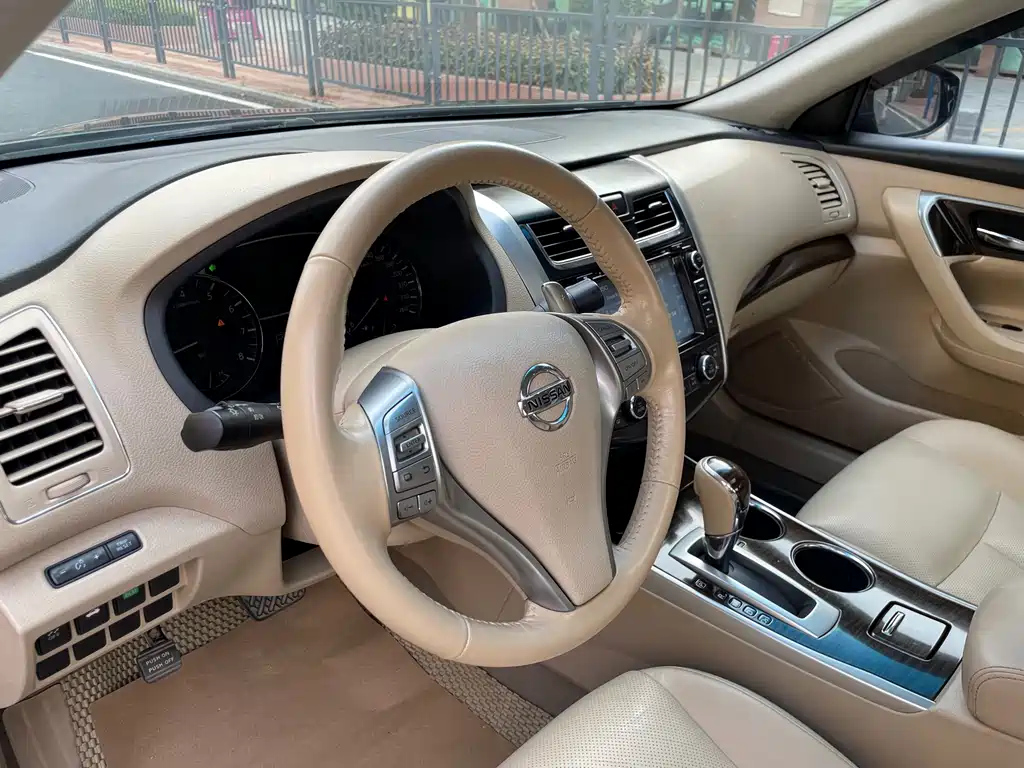 NISSAN TEANA 2014