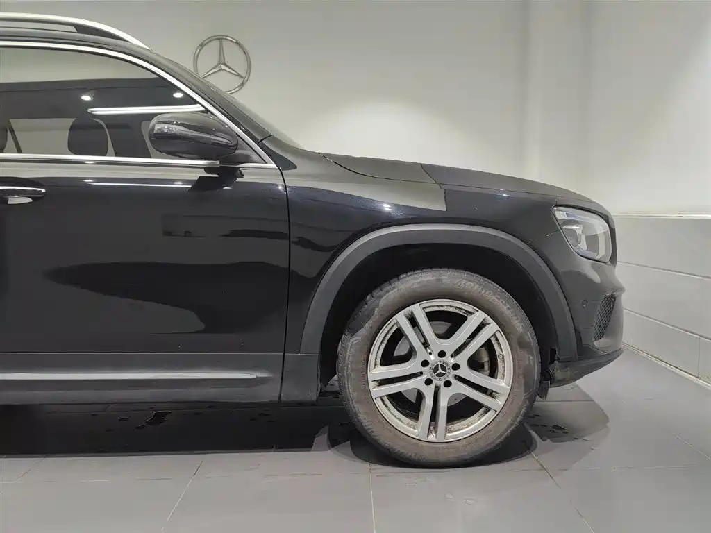 MERCEDES BENZ GLB 2021