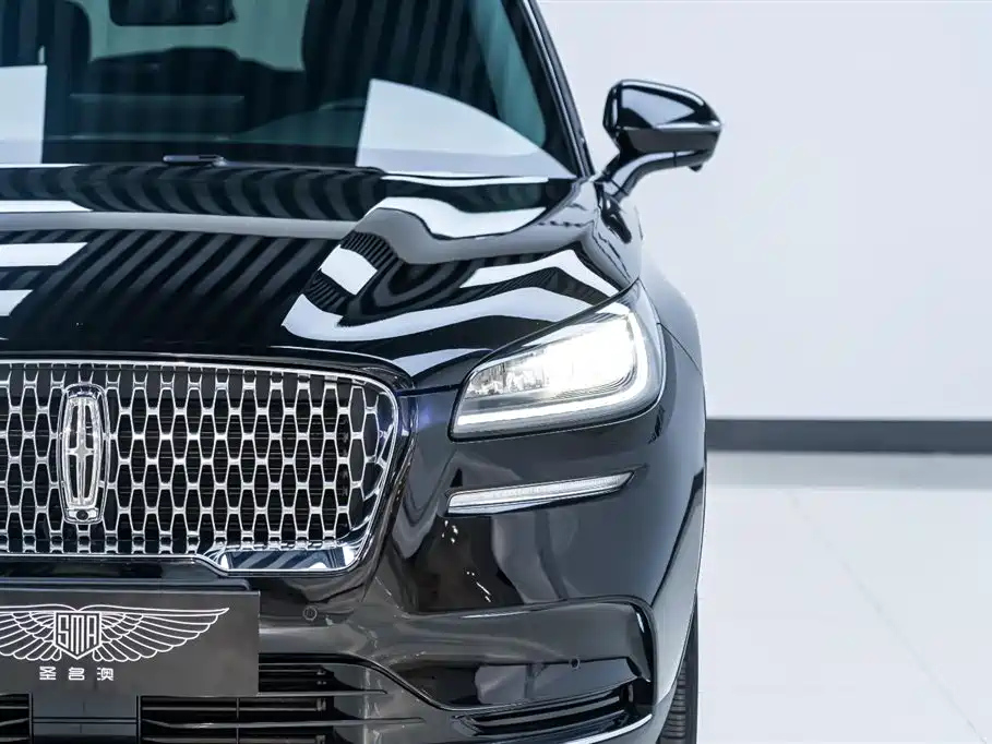 LINCOLN ADVENTURER 2022