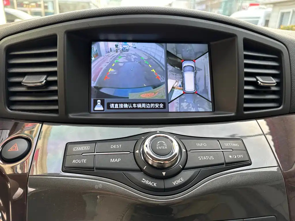 NISSAN QUEST 2018