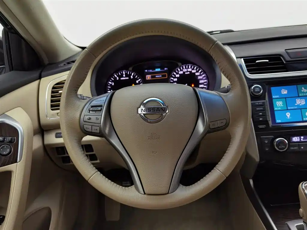 NISSAN TEANA 2014
