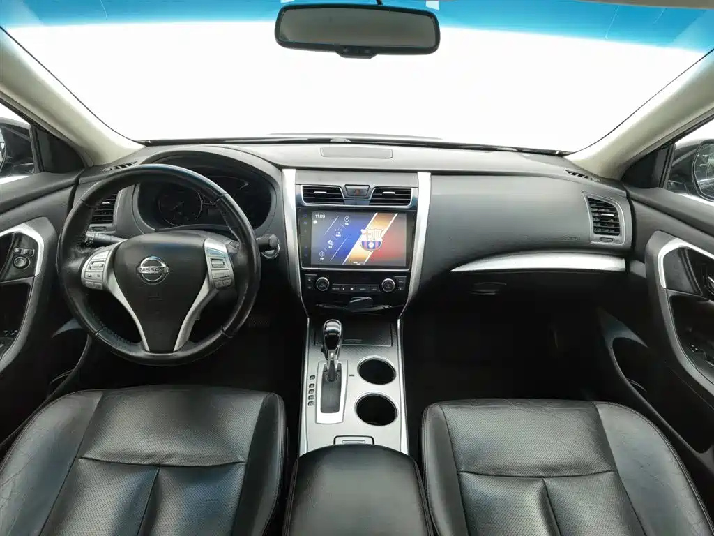 NISSAN TEANA 2018