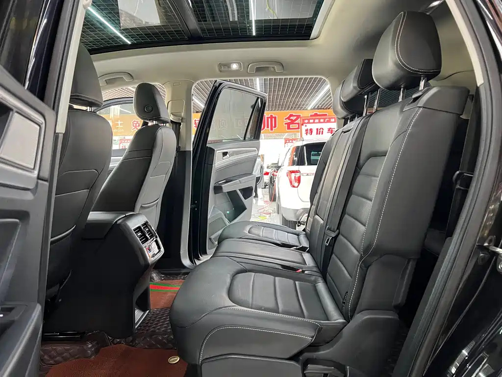 VOLKSWAGEN TOURAN 2021
