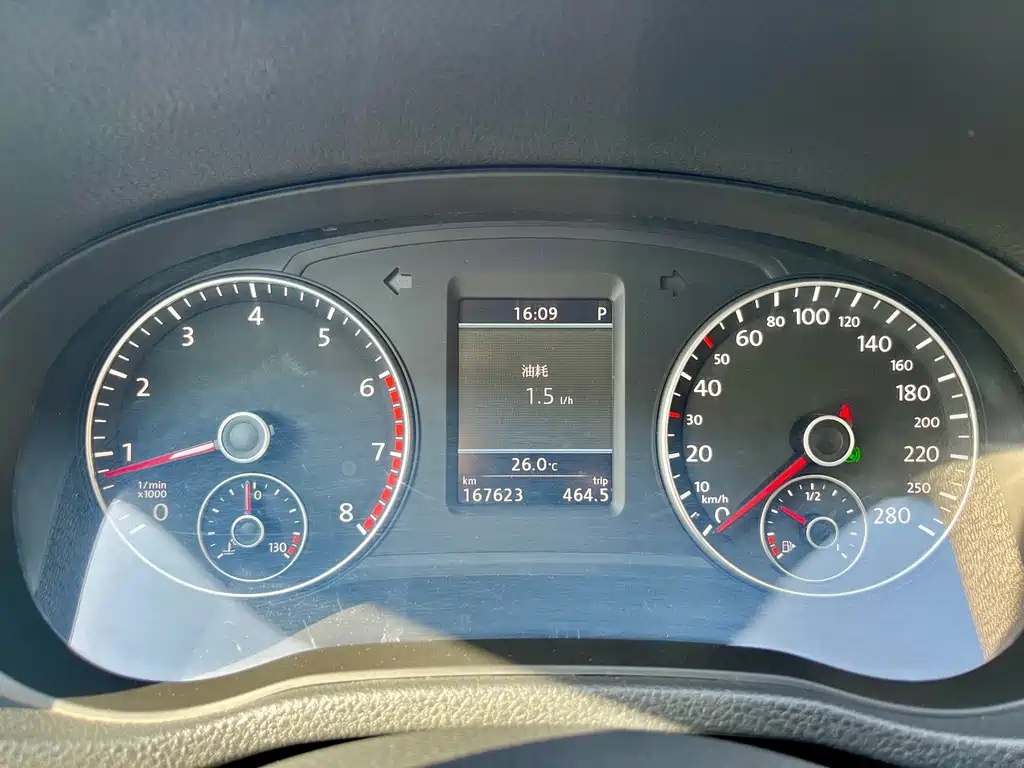VOLKSWAGEN PASSAT 2014
