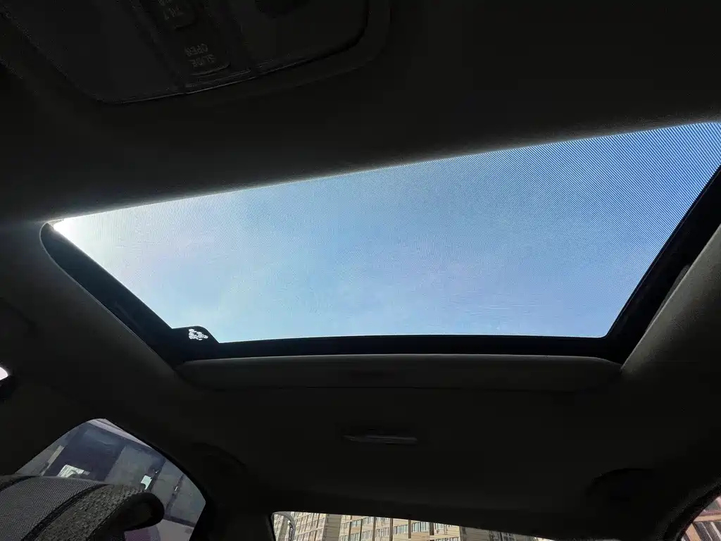 HYUNDAI CELESTA 2012