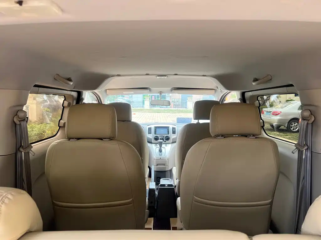 NISSAN NV200 2015