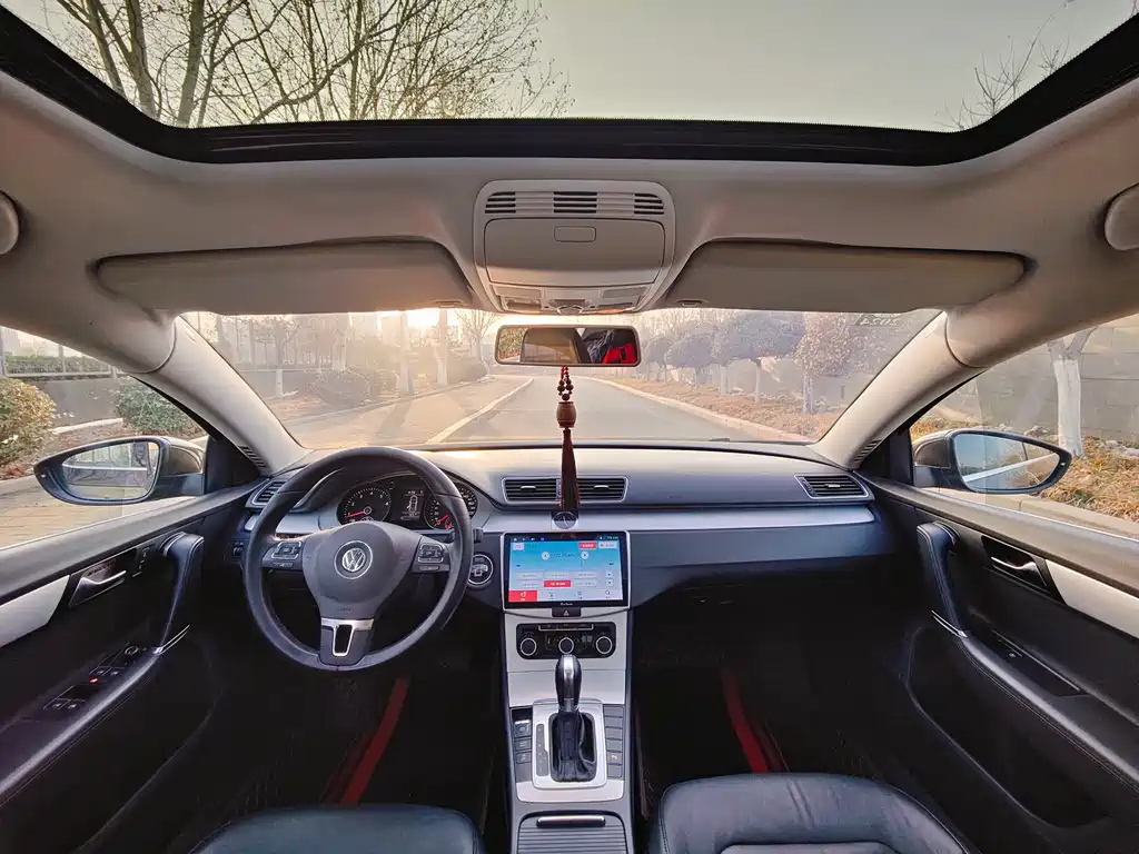 VOLKSWAGEN MAGOTAN 2015