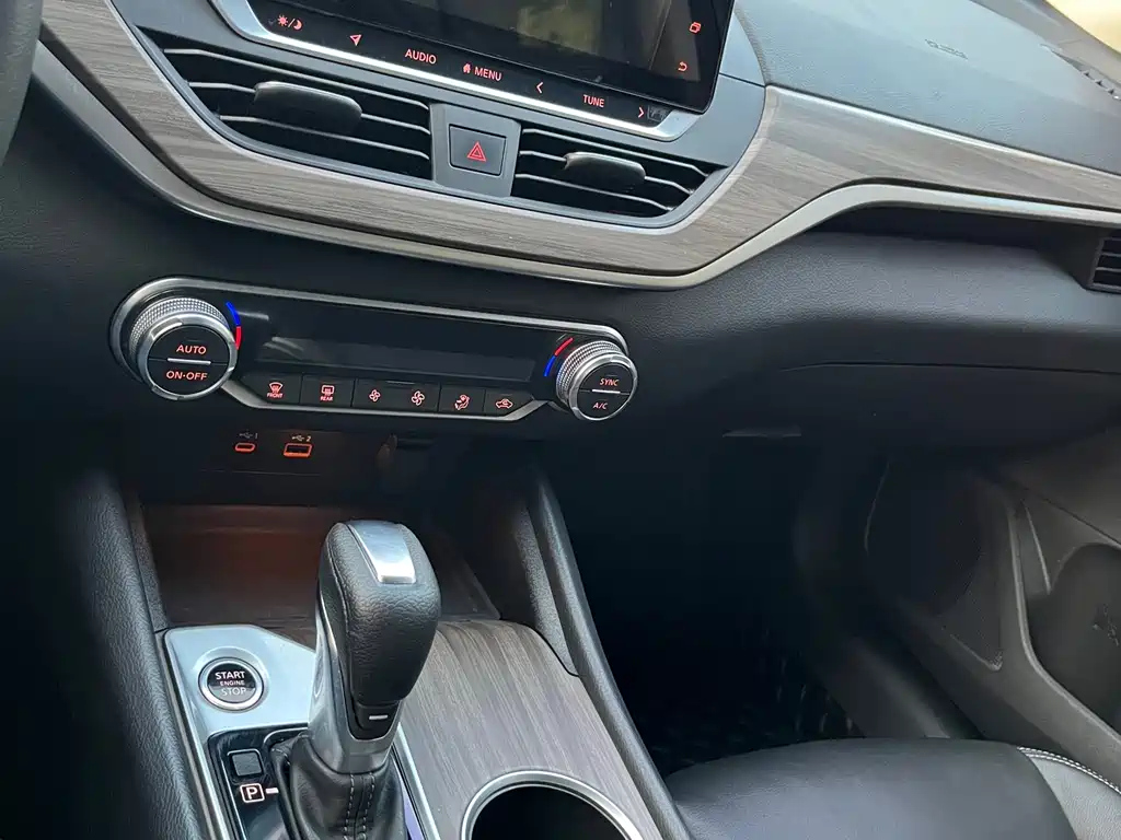 NISSAN TEANA 2021