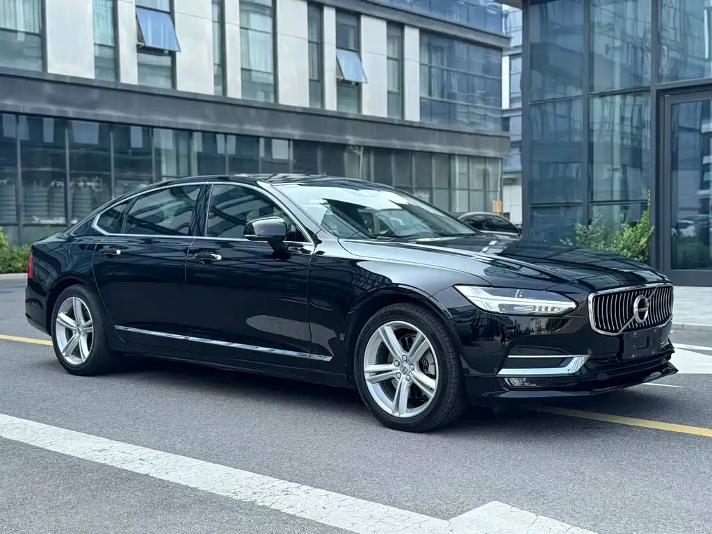 VOLVO S90 2019