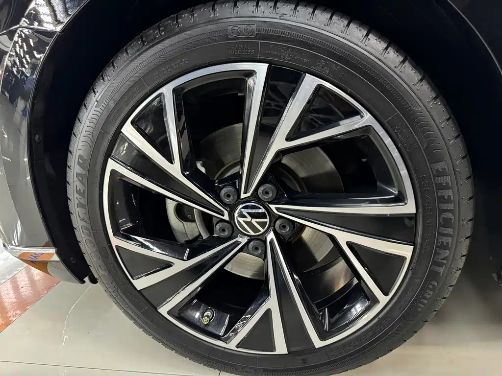 VOLKSWAGEN MAGOTAN 2022
