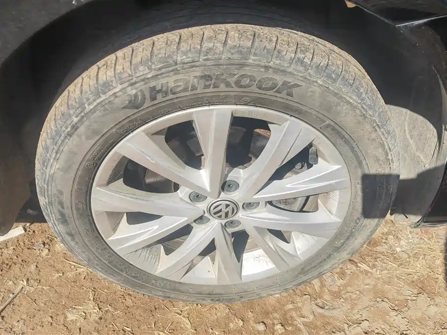 VOLKSWAGEN LAVIDA 2016
