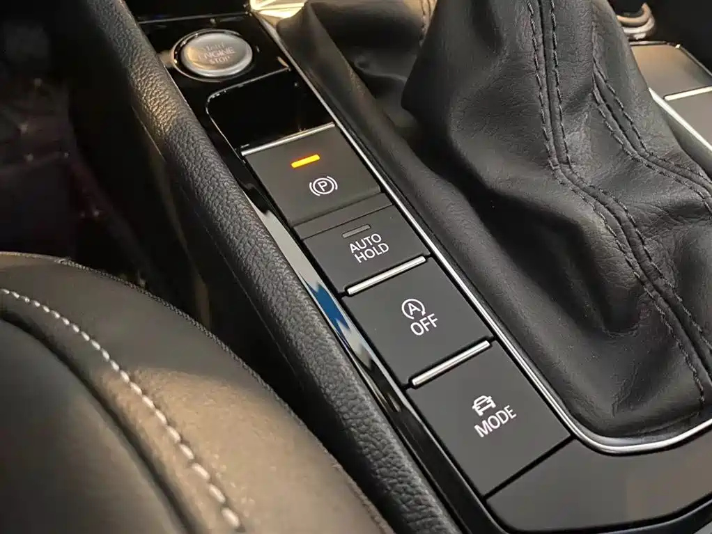 VOLKSWAGEN SAGITAR 2021