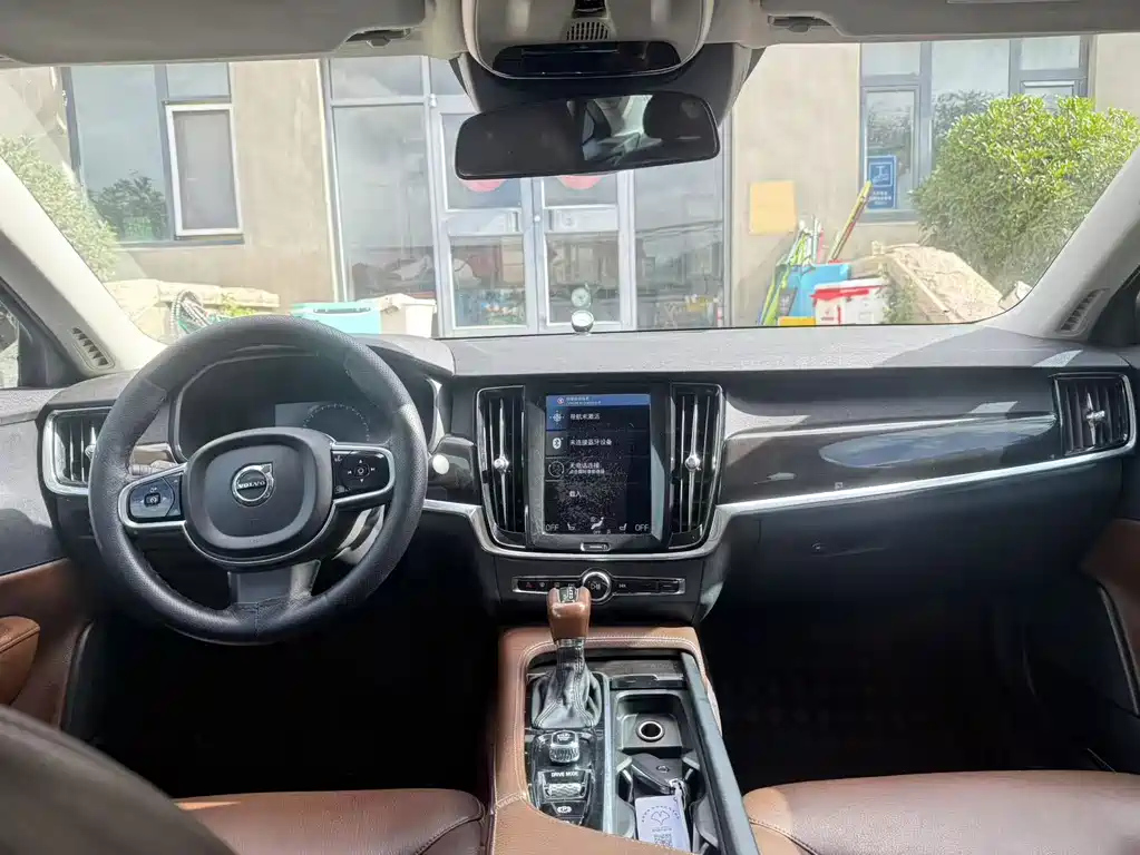 VOLVO S90 2018