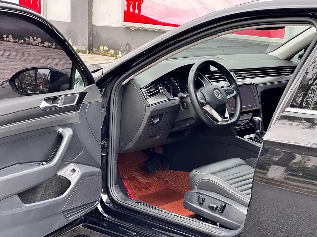 VOLKSWAGEN MAGOTAN 2020