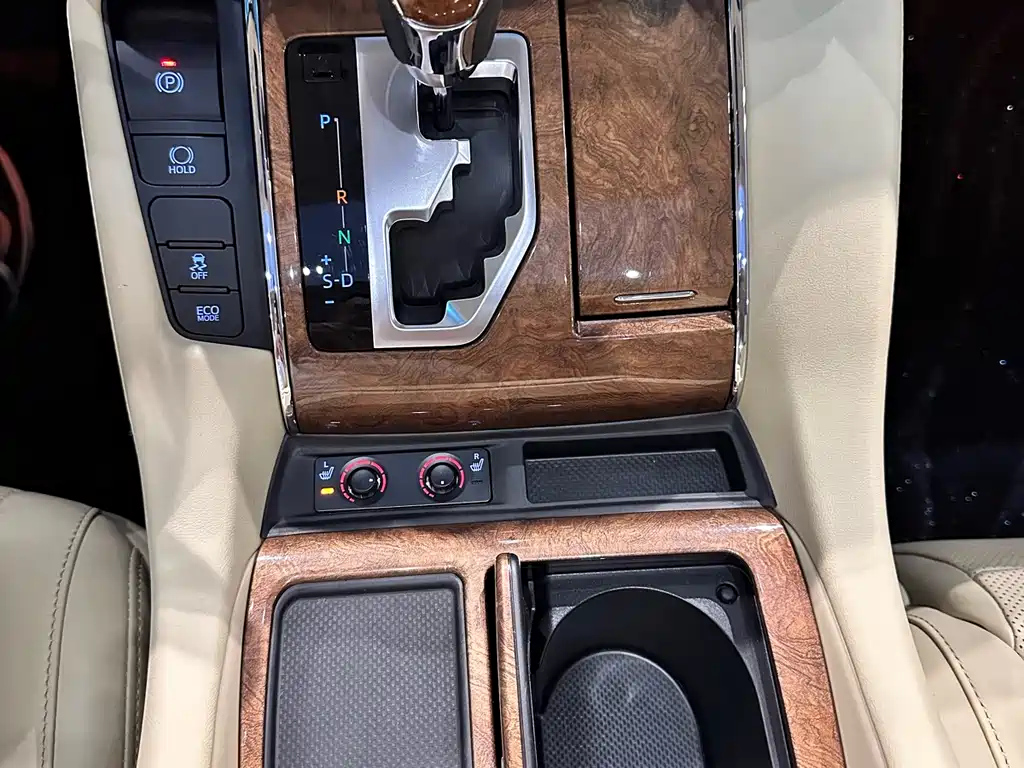 TOYOTA ALPHARD 2017