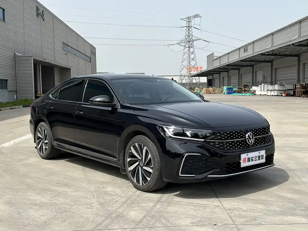 VOLKSWAGEN PASSAT 2022