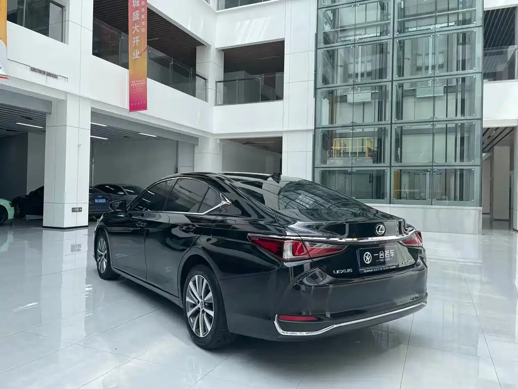LEXUS ES 2021