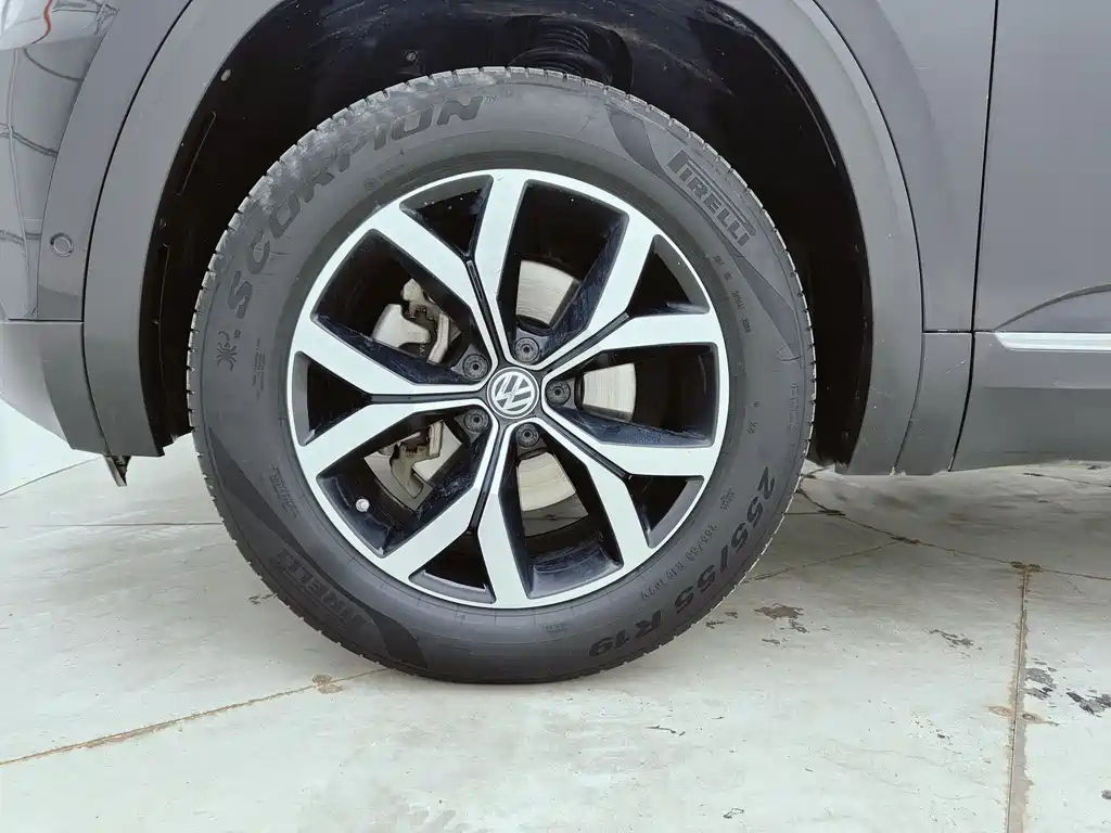 VOLKSWAGEN TOURAN 2020
