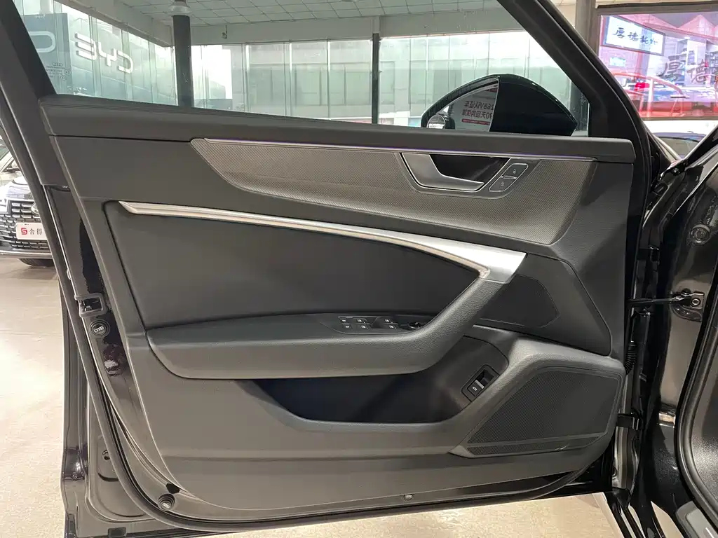 AUDI A6L 2023