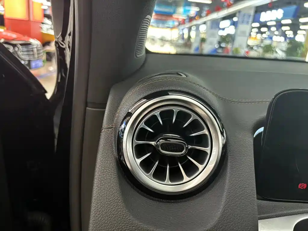 MERCEDES BENZ GLB 2022